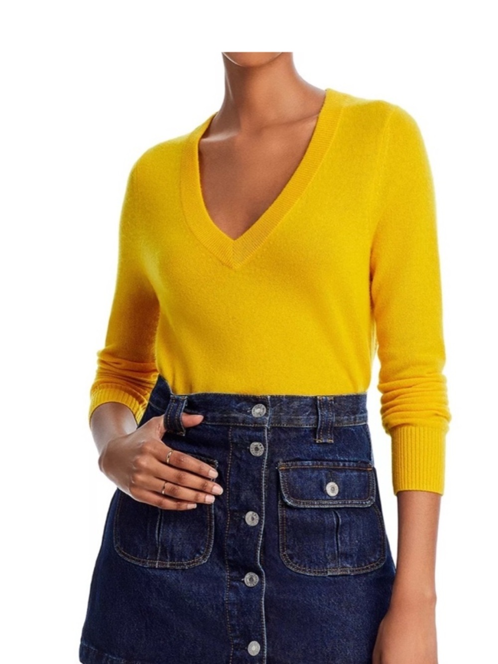 AQUA Women’s Size Medium Yellow V Neck Cashmere Sweater